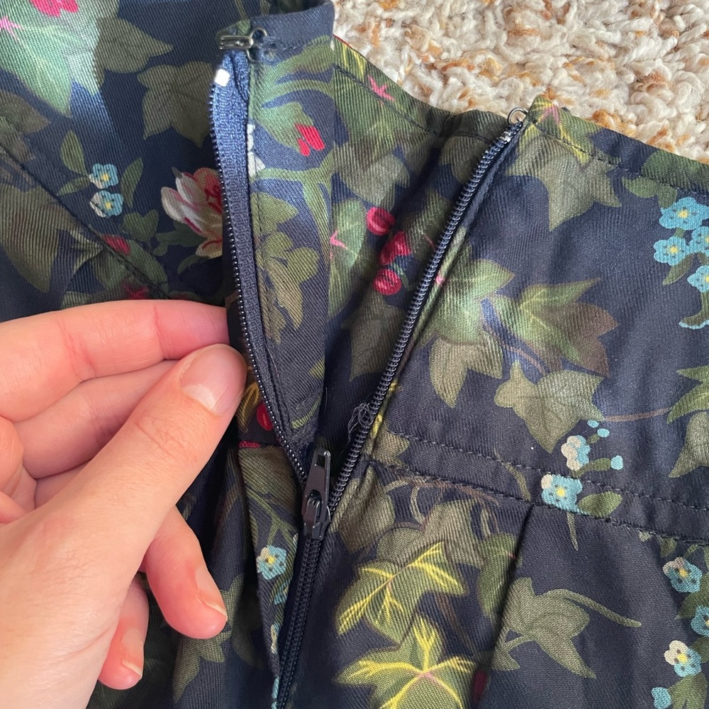 Herman Geist Vintage Floral Pleated Skirt with Pockets - Picture 4 of 9